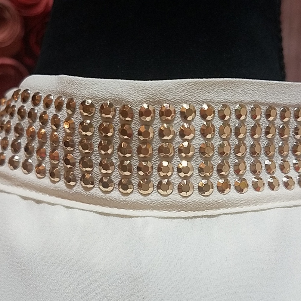 Fora embellished neckline shirt - Picture 4 of 8
